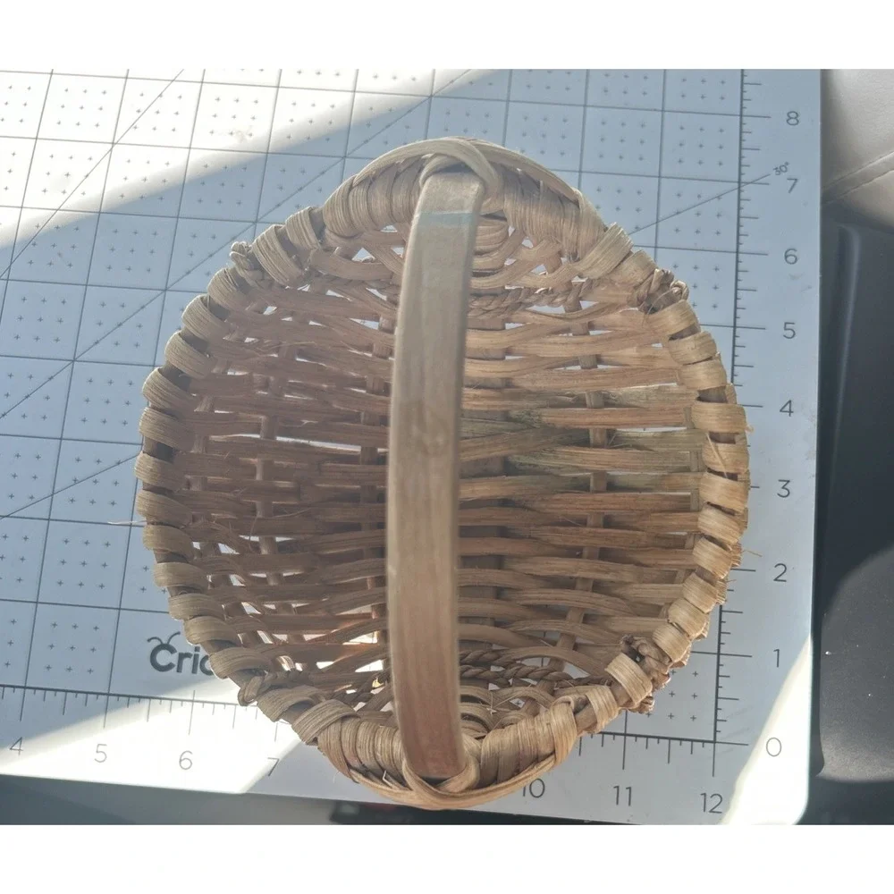 Vintage Small Wicker Buttocks Split Bottom Egg Gathering Woven Bent Wood Basket